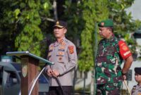 Kapolda Jambi Irjen Pol Rusdi Hartono bersama Danrem 042/Gapu Brigjen TNI Supriono saat Pimpin Apel Bersama, Selasa (02/5/23). FOTO : PENREM