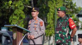 Kapolda Jambi Irjen Pol Rusdi Hartono bersama Danrem 042/Gapu Brigjen TNI Supriono saat Pimpin Apel Bersama, Selasa (02/5/23). FOTO : PENREM