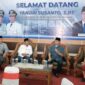Yandri Susanto, S. Pt ketua Komisi VIII DPR RI saat Dialog di Rumah Dinas Bupati, Kamis (6/1/22). FOTO : PROKOPIM