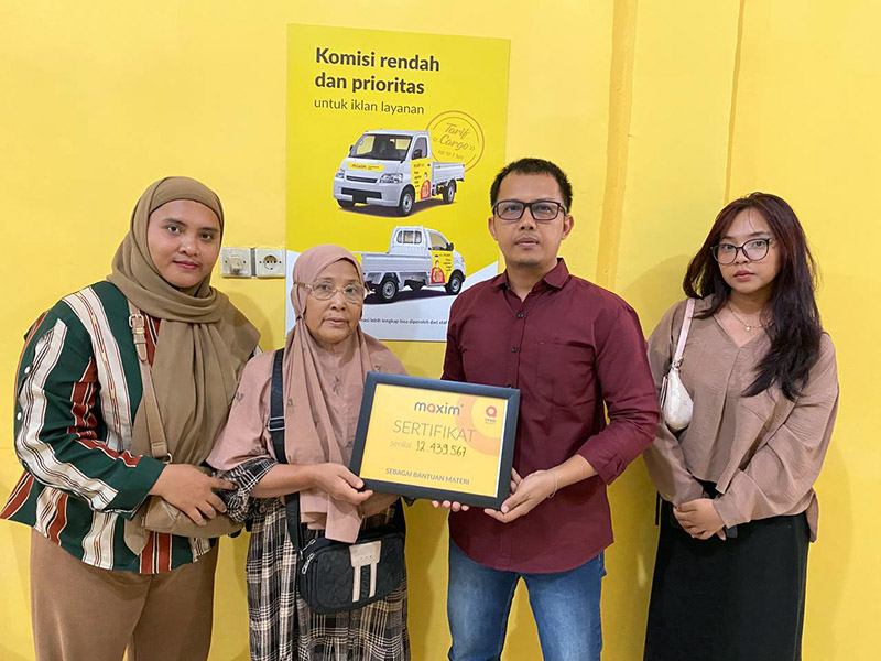 YPSSI Tunjukkan Komitmen Perlindungan Penumpang, Salurkan Kompensasi Rp12 Juta di Jambi. FOTO : HSM MAXIM