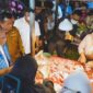 Mendag Zulkifli Hasan didampingi Gubernur Jambi Al Haris  memantau bapok di Pasar Angso Duo, Jambi, Selasa (2/8/22). FOTO : Noval