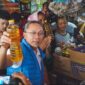 Mendag Zulkifli Hasan didampingi Gubernur Jambi Al Haris  memantau bapok di Pasar Angso Duo, Jambi, Selasa (2/8/22). FOTO : Noval