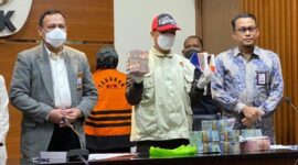 Komisi Pemberantasan Korupsi (KPK) telah menetapkan Bupati Bogor Ade Yasin sebagai tersangka pemberi dalam kasus dugaan suap pengurusan laporan keuangan Pemerintah Daerah Kabupaten Bogor Tahun Anggaran 2021. FÒTO : Tribunnews.com.