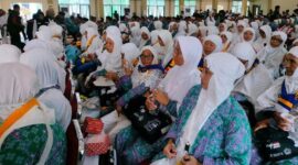 Ratusan calon haji dari Kabupaten Tanjung Jabung Barat sudah tiba di Asrama Haji, Kota Baru Kota Jambi menjelang di berangkatkan ke Arab Saudi, Minggu (4/6/23). FOTO : Ist