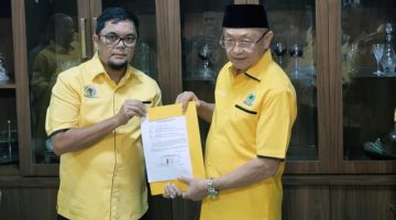 Mayoritas Kader Satukan Ketua DPD Golkar Muaro Jambi Berrikan Surat Dukungan kepada Cek Endra Didorong Pimpin Golkar Jambi Lagi. FOTO : HMS