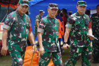 Danrem 042Gapu Brigjen TNI Supriono menyambut dan Mendamping Pangdam II/Sriwijaya Mayjen TNI Yanuar Adil saat Kunker di Jambi, Rabu (6/9/23). FOTO : PENREM