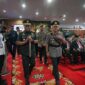 Danrem 042/Gapu Brigjen TNI Supriono bersama Kapolda Jambi Irjen Pol RUsdi Hartono memasukai Ruang Rapat Paripurna DPRD Provinsi Jambi,  Rabu (16/08/2023). FOTO : PENREM