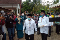 FOTO : Al-Haris dan Abdullah Sani, Pasangan Bakal Calon Gubernur dan Wakil Gubernur Jambi Saat Akan Mendaftar di KPU