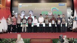 DOK. Penyerahan Sertifikat Penghargaan Peringkat Penilaian Kinerja Perusahaan Dalam Lingkungan Hidup (PROPER) Periode Tahun 2021-2022 di Auditorium Rumah Dinas Gubernur Jambi, Rabu (05/4/23). FOTO : Kominfo