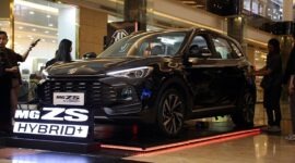 MG ZS Hybrid+ resmi diluncurkan di Bandung, 8 September 2026, sebagai pembuka rangkaian regional launch MG di Indonesia. SUV hybrid ini menawarkan teknologi Hybrid+, tenaga hingga 214 PS, serta efisiensi hingga 27,7 km/l. (FOTO : SAGACITA)