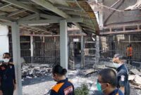 Kebakaran Lapas Tangerang terjadi pada Rabu (9/9/2021) dini hari. Sebanyak 41 narapidana tewas dan puluhan orang lainnya terluka. Kebakaran ini bermula dari blok khusus narkotika. (Foto: Dok. Kemenkum HAM/detik.com)