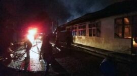 Saat Kebakaran pada Eks Gudang PT Intraco Penta Wahana Jambi. FOTO : Damakr