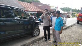 Kendaraan Toyota Avanza Terlibat Keselakaan Menabrak Motor Yamaha Zupiter Z di Desa Pudak Kecamatan Kumpeh Ulu, Kabupaten Muaro Jambi, Kamis (10/3/22). FOTO : Polsek KMP Ulu