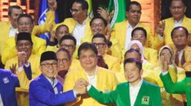 Ketua Umum DPP Partai Golkar, Airlangga Hartarto, Ketua Umum PAN dan Ketum PPP Suharso Monoarfa beserat para pengurus. FOTO : Istimewa.