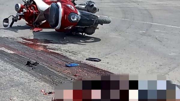 Penumpang motor Yamaha Fino bernopol DD 3928 VW tewas terlindas truk di Jalan Poros Tallasa City, Kecamatan Biringkanaya, Kota Makassar, Sulawesi Selatan, Sabtu (23/10/21). FOTO : rakyatku.com