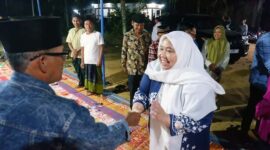 Calon Bupati Kabupaten Muaro Jambi Hj Masnah Busro dalam Suatu Silaturahmi. FOTO : Tim MC