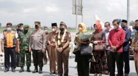 Wakil Gubernur Jambi Abdullah Sani dan FKPD Saat Sambut Kedatangan Kajati Jambi yang baru Elan Suherlan, SH di VIP Bandara Sultan Thaha Jambi, Selasa (23/8/22). FOTO : Ist.