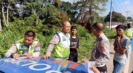 Satlantas Polres Muaro Jambi Lakukan Penyekatan Truk Batu Bara Melintas Tidak Sesuai Jam Operasional