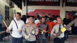 Kapolresta Jambi Kombes Pol Eko Wahyudi, SIK, MH didampingi Kasat Reskrim Kompol Afrito Marbaro Macan saat Pres Rilis, Senin (22/5/23). FOTO : Hms