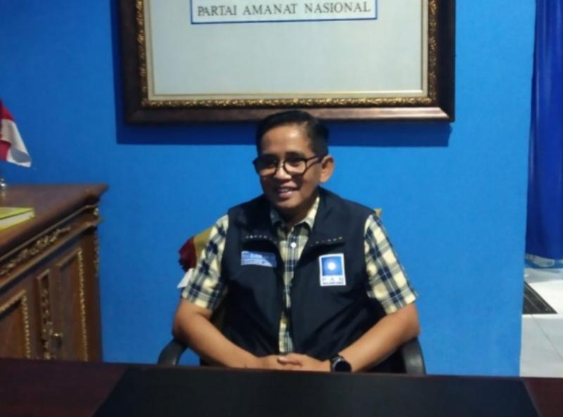 FOTO : H. Bakri, SE, Anggota DPR RI Saat Jumpa Pers di Kantor DPW PAN Provinsi Jambi, Sabtu (13/06/20).