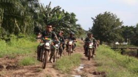 FOTO : Komandan Kodim 0419 Tanjab Letkol Inf Erwan Susanto S.IP Ketika Meninjau Desa Labuhan Pering.