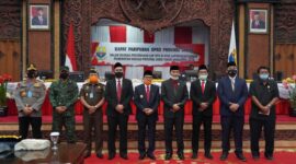 FOTO : Gubernur Jambi Fachrori dan Jajaran FKPD Provinsi Jambi Pada Acara Penyerahan Laporan Hasil Pemeriksaan (LHP) atas Laporan Keuangan Pemerintah Daerah (LKPD) Pemerintah Provinsi Jambi Tahun 2019, Selasa (30/06/20)