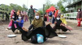 FOTO : Anak-anak Desa Labuhan Pariang Saat Latihan Tari Sikapur Sirih