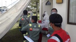 FOTO : Pelaksanaan tes Polymerase Chain Reaction (PCR) atau Uji Swab terhadap 108 orang karyawan PT PetroChina International Jabung Ltd kembali lakukan Selasa (21/07/20)