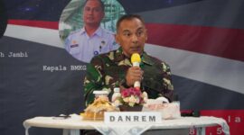 FOTO : Komandan Satgas Karhutla Provinsi Jambi, Brigjen Pol M. Zulkifli saat Menjadi Narasumber Dialog Khusus Jambi Hari Ini 