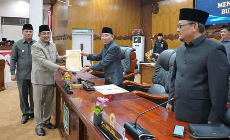 DPRD Tanjab Barat Gelar Paripurna Mendengarkan Pidato Pertama Bupati Anwar Sadat. FOTO : IST