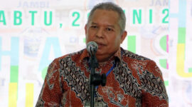 FOTO : Dr. H. Safrial, Bupati Tanjab Barat Calon Wakil Gubernur Jambi 