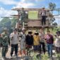 Satgas Karhutla Jambi Menangkap 2 Oknum Warga yang Membakar Lahan di di Kelurahan Lubuk Kambing, Kecamatan Renah Mendaluh, Tanjab Barat. F[OTO : Penrem 042/Gapu]