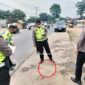 Anggota Unit Gakkum Sat Lantas Polresta Jambi Melakukan Olah TKP di Lokasi Kecelakaan Maut di di Jalan Lingkar Barat III depan Toko Akma Kel. Simpang Rimbo Kec. Alam Barajo Kota Jambi, Selasa (5/9/23). FOTO : HMS    