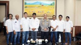 Pengurus Serikat Media Siber Indonesia (SMSI) Provinsi Jambi Ketika Silaturrahmi dengan Irjen Pol A Rachmad Wibobo sewaktu masih menjabat Kapolda Jambi. [FOTO : Dok SMSI Jambi]