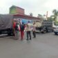 Inilah truk merah dengan tutup hitam bagian belakangnya, warga mencurigai truk tersebut menimbun solar karena saat mengisi di SPBU Meninting slang pengisian bukan ke bagian tangki truk tetapi ke bagian atas truk. (SUMBER : gridoto.comDok Warga)