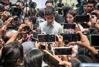 Walikota  Solo Gibran Rakabuming Raka Ketika Diwawancarai Wartawan dalam Suatu Kegiatan. [FOTO : Dewi Larasati]
